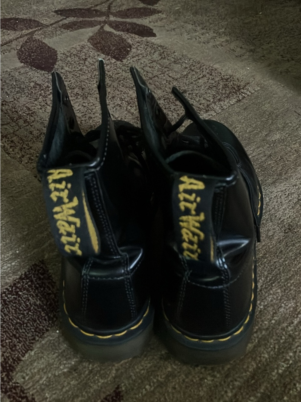 Women’s size 10 doc martens - Picture 3 of 5